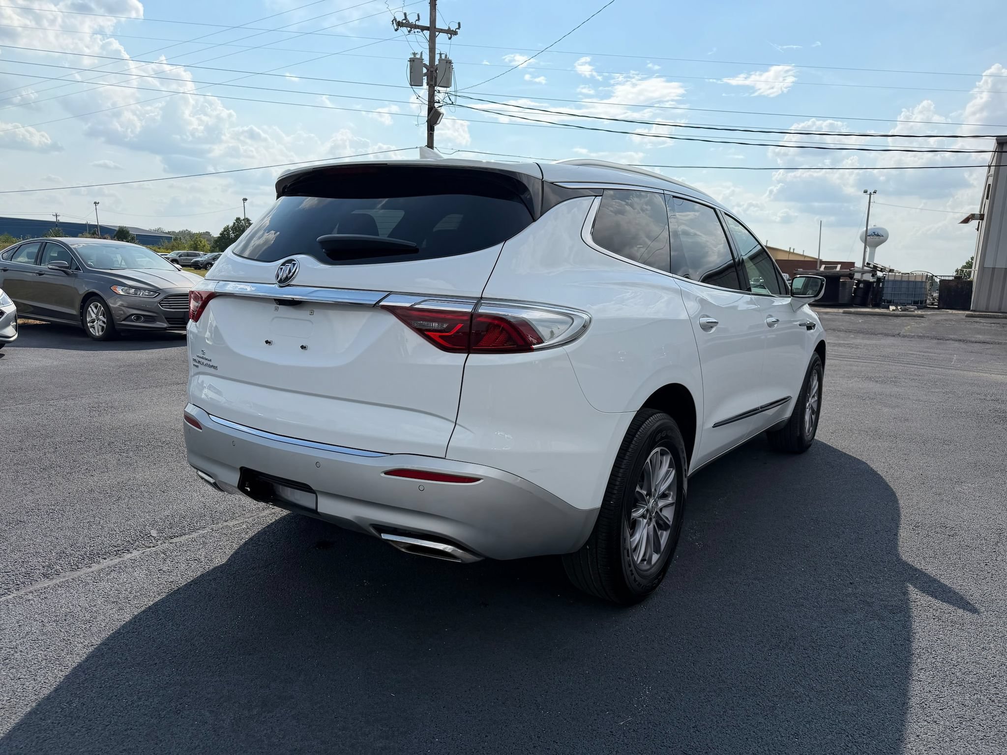 Used 2023 Buick Enclave Essence AWD/4WD image 56