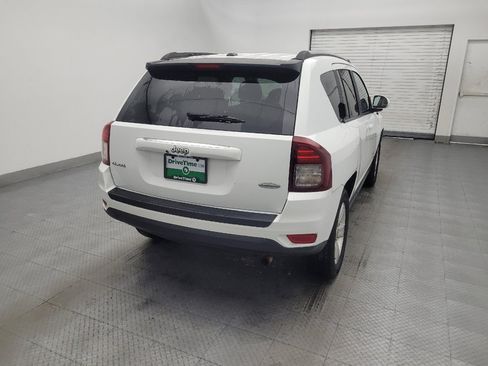 Used 2017 Jeep Compass Latitude AWD/4WD image 7