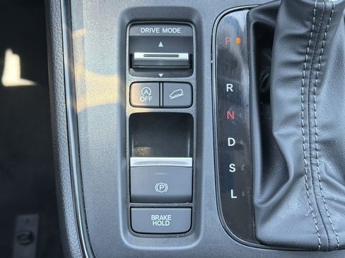 Certified 2025 Honda CR-V EX image 9