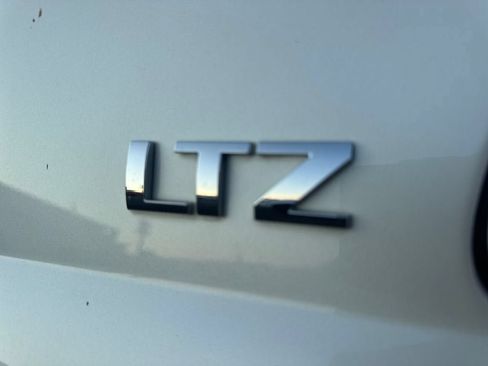 Used 2015 Chevrolet Tahoe LTZ AWD/4WD image 4