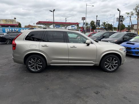 Used 2018 Volvo XC90 T6 Momentum w/ Convenience Package AWD/4WD image 7