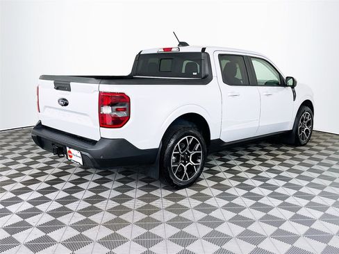 Used 2025 Ford Maverick Lariat w/ 4K Tow Package image 9