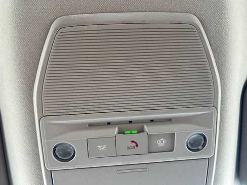 New 2026 Nissan Sentra SR w/ Floor Mat Package FWD image 8
