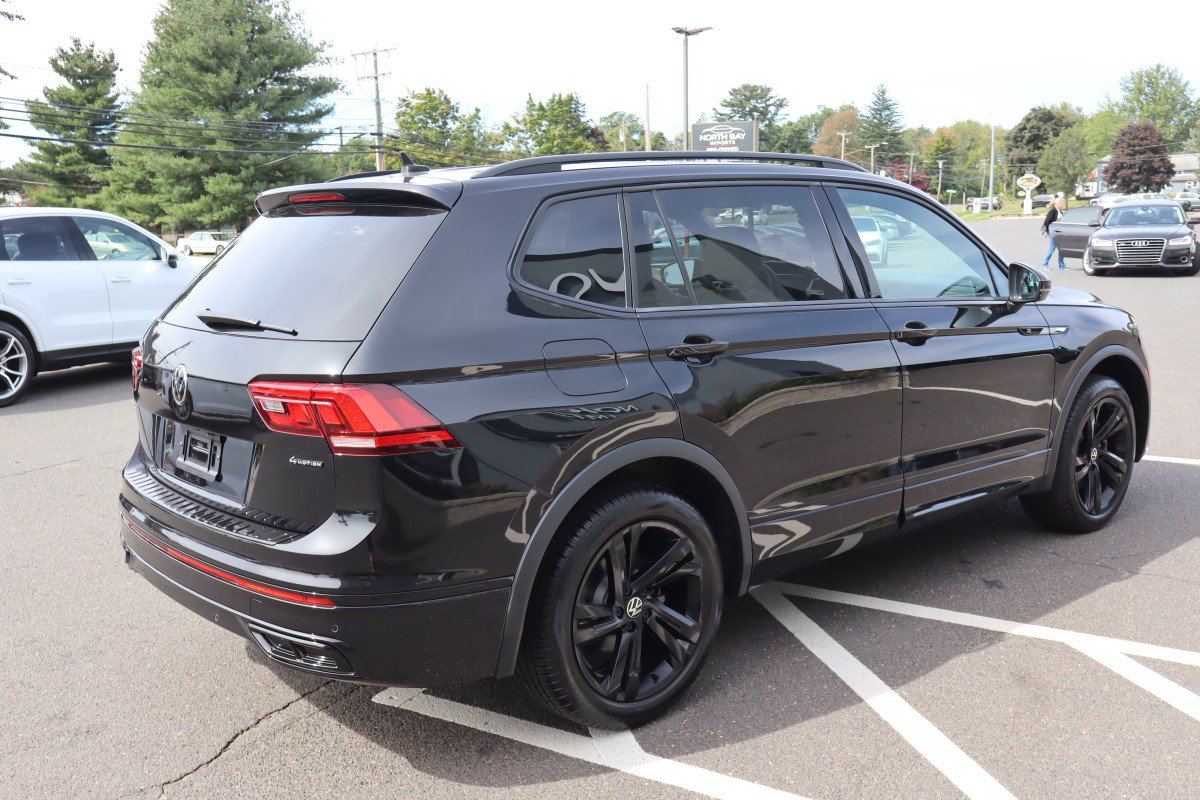 Used 2024 Volkswagen Tiguan SE R-Line AWD/4WD image 6