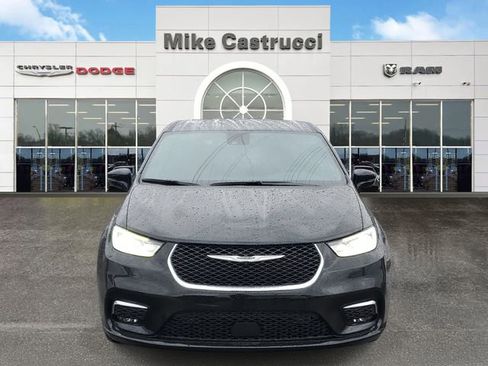 New 2026 Chrysler Pacifica Select image 2