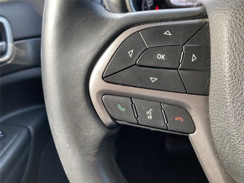 Used 2018 Jeep Grand Cherokee Laredo image 21