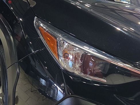 Used 2024 Subaru Crosstrek 2.0i Premium image 8