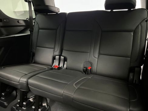 Used 2025 GMC Yukon Denali AWD/4WD image 33