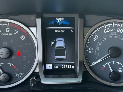 Used 2023 Toyota Tacoma SR5 RWD image 31