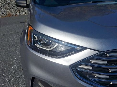 Used 2022 Ford Edge SE image 13