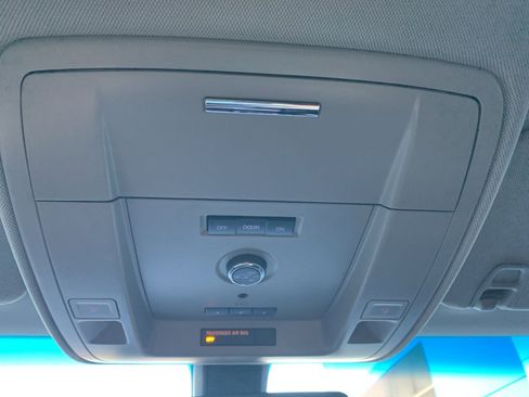 Used 2017 Cadillac Escalade ESV 4WD image 46