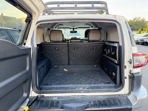 Used 2013 Toyota FJ Cruiser 4WD w/ Upgrade Pkg image 16