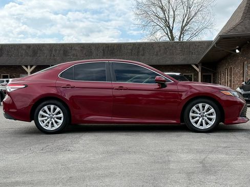 Used 2019 Toyota Camry LE FWD image 6
