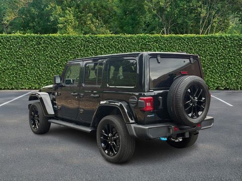 Used 2023 Jeep Wrangler Unlimited Sahara w/ Cold Weather Group AWD/4WD image 6