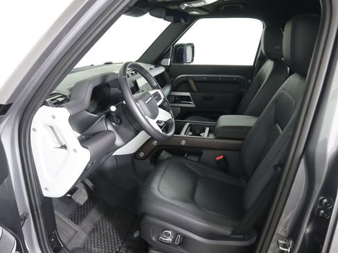 Used 2024 Land Rover Defender 130 S image 20