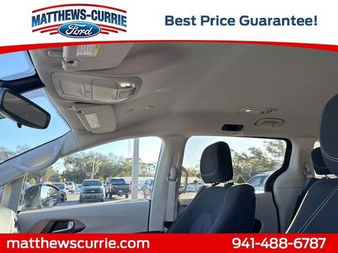 Used 2024 Chrysler Voyager LX image 11
