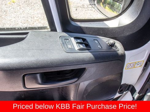 Used 2024 RAM ProMaster 2500 w/ Convenience Group FWD image 21