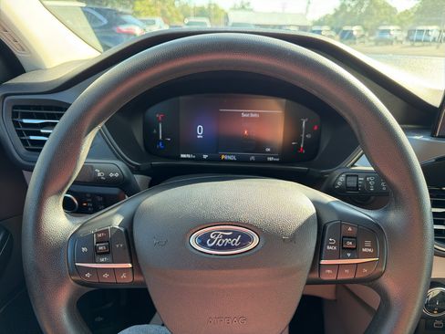Used 2025 Ford Escape Active AWD/4WD image 18