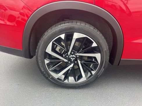 Used 2024 Mitsubishi Outlander FWD image 29