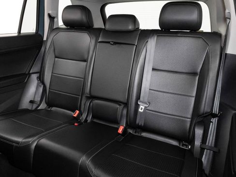 Used 2019 Volkswagen Tiguan SE image 23