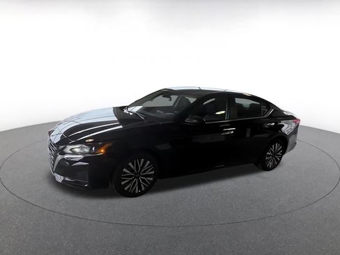 Used 2025 Nissan Altima 2.5 SV image 6