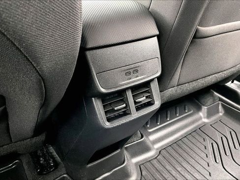 Used 2026 Chevrolet Equinox LT AWD/4WD image 33