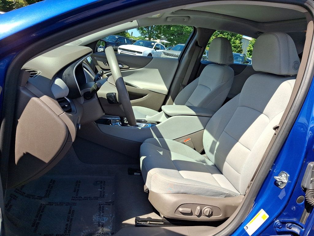 Used 2023 Chevrolet Malibu LT FWD image 24