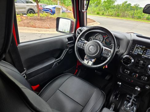 Used 2015 Jeep Wrangler Unlimited Sport w/ Quick Order Package 24S AWD/4WD image 9