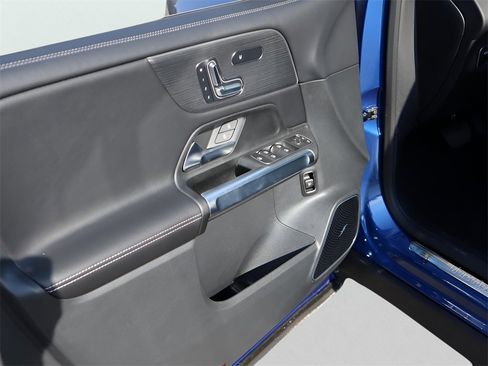 New 2026 Mercedes-Benz GLB 250 4MATIC image 24