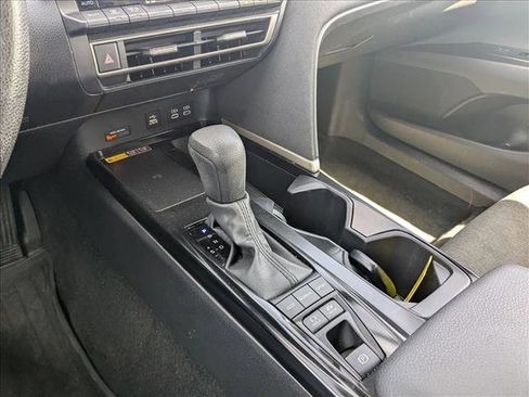 Used 2025 Toyota Camry LE FWD image 18