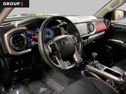 Used 2022 Toyota Tacoma SR5 w/ Technology Package RWD image 18