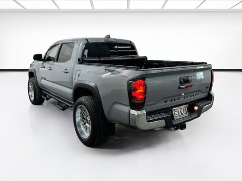 Used 2021 Toyota Tacoma TRD Off-Road AWD/4WD image 6