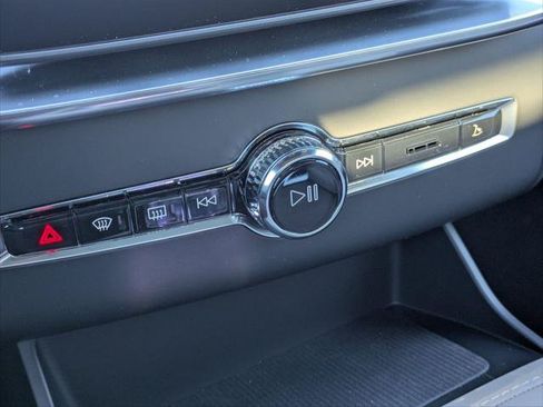 New 2026 Volvo XC90 T8 Plus w/ Protection Package Premier AWD/4WD image 8