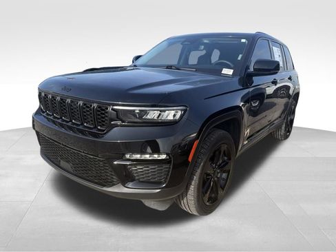 Used 2023 Jeep Grand Cherokee Limited w/ Black Appearance Package AWD/4WD image 2