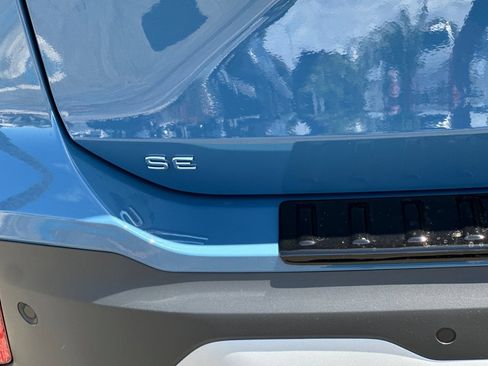 New 2026 Volkswagen Tiguan SE FWD image 7