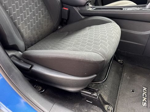 Used 2023 Nissan Kicks SV FWD image 23