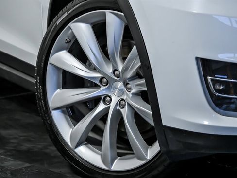 Used 2017 Tesla Model X 75D image 3