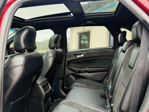 Used 2019 Ford Edge ST w/ Equipment Group 401A image 9