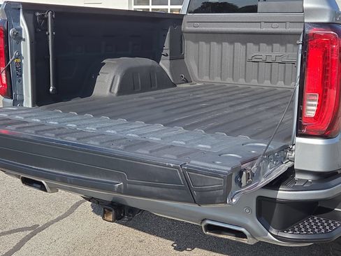 Used 2024 GMC Sierra 1500 AT4 w/ Technology Package AWD/4WD image 18
