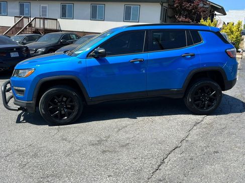 Used 2018 Jeep Compass Sport w/ Tech Group AWD/4WD image 3