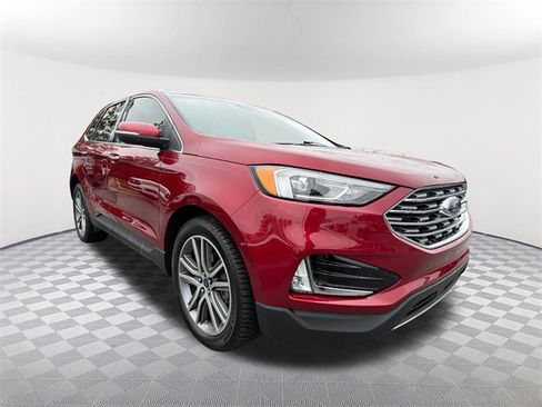 Used 2019 Ford Edge Titanium image 3