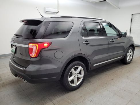 Used 2018 Ford Explorer XLT w/ Equipment Group 202A FWD image 10
