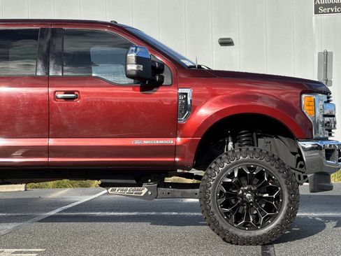 Used 2017 Ford F250 Lariat w/ Chrome Package image 32