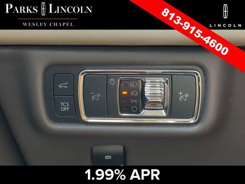 Used 2022 Lincoln Nautilus Reserve w/ Luxury Package AWD/4WD image 27
