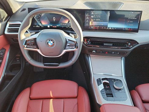 Certified 2025 BMW 330i xDrive Sedan w/ Convenience Package image 11