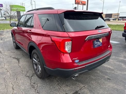 Certified 2024 Ford Explorer XLT w/ Equipment Group 202A AWD/4WD image 5