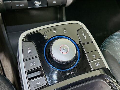 Used 2022 Kia Niro EX Premium image 25
