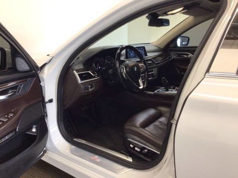 Used 2016 BMW 750i xDrive AWD/4WD image 9