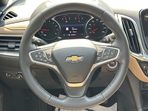 Used 2022 Chevrolet Equinox Premier FWD image 25