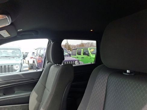 Used 2021 Jeep Grand Cherokee Laredo image 24